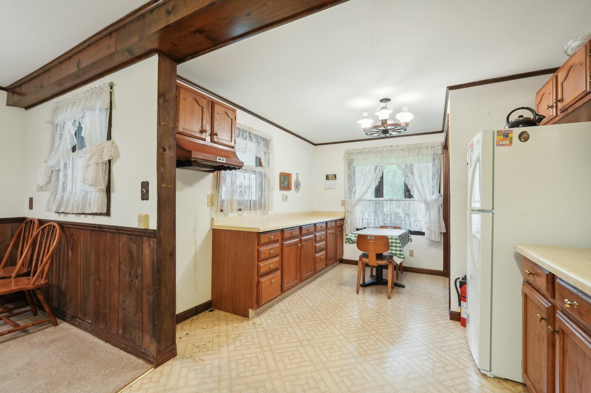 954 North Dousman Road Summit, WI 53066 - Photo 2 of 80 Kitchen