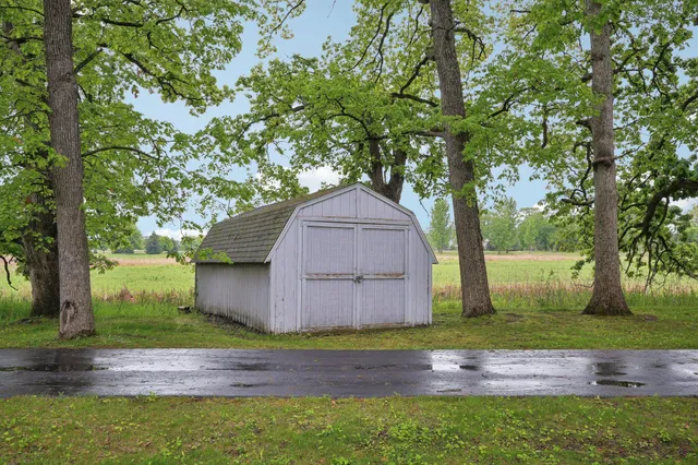 $549,900 | 954 North Dousman Road, Summit, WI 53066