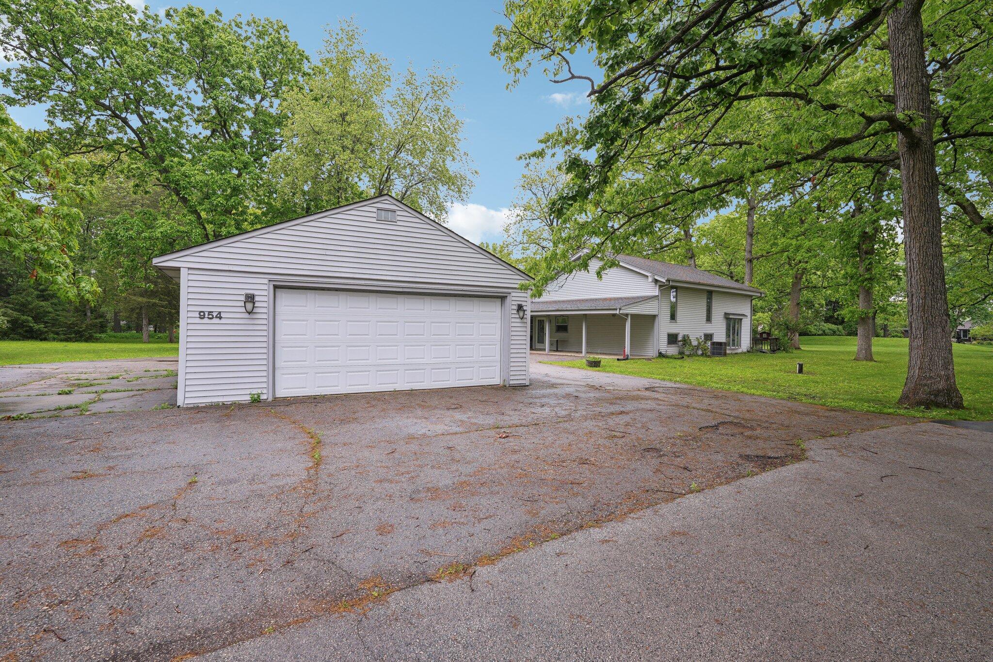 954 North Dousman Road Summit, WI 53066 - Photo 37 of 80 44-web-or-mls-N Dousman Rd-2905-044