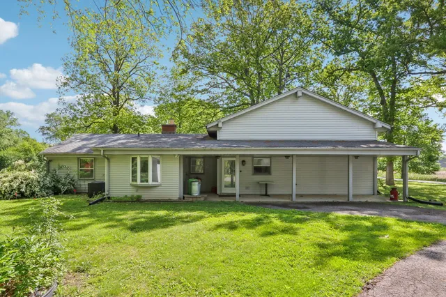 $549,900 | 954 North Dousman Road, Summit, WI 53066