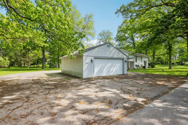 $549,900 | 954 North Dousman Road, Summit, WI 53066