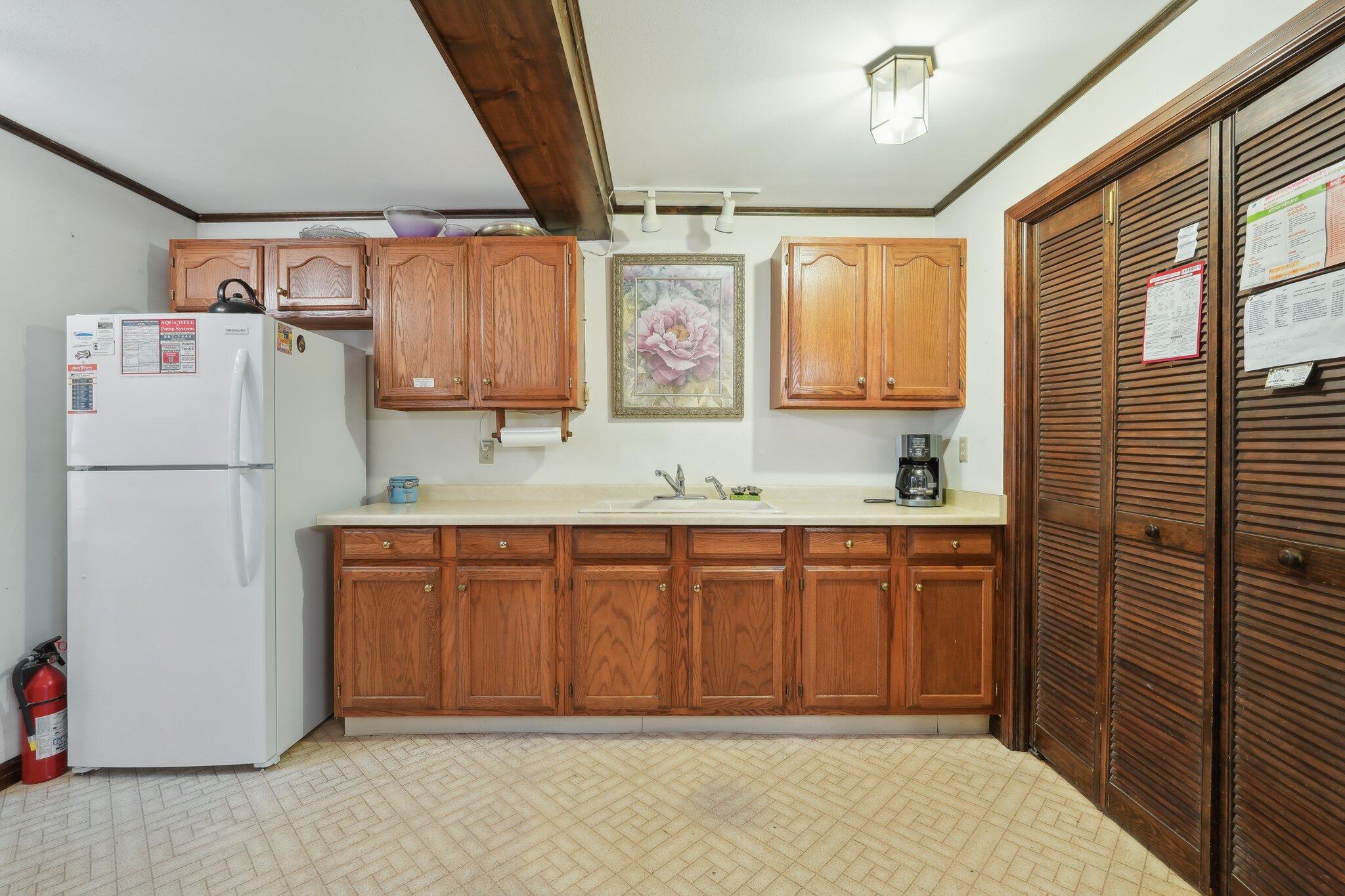 954 North Dousman Road Summit, WI 53066 - Photo 3 of 80 Kitchen