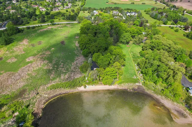 $549,900 | 954 North Dousman Road, Summit, WI 53066