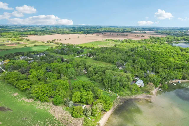 $549,900 | 954 North Dousman Road, Summit, WI 53066