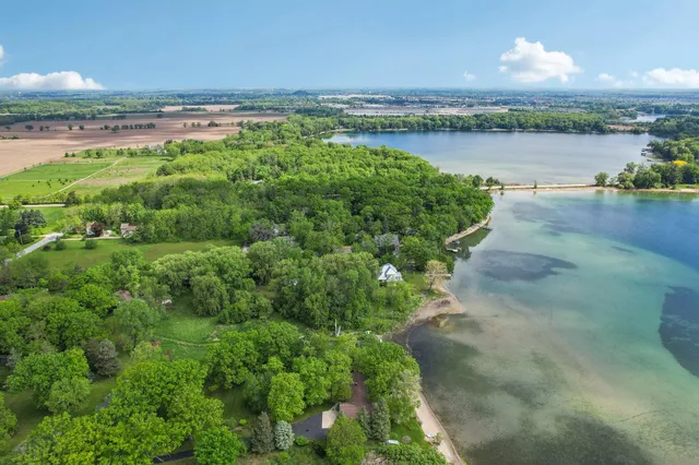 $549,900 | 954 North Dousman Road, Summit, WI 53066