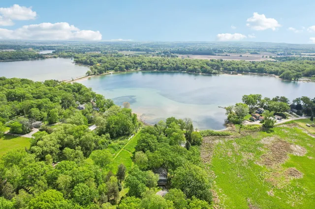 $549,900 | 954 North Dousman Road, Summit, WI 53066