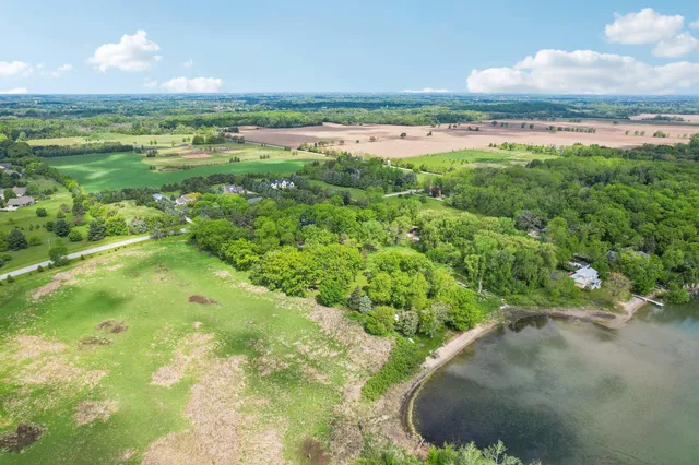 $549,900 | 954 North Dousman Road, Summit, WI 53066