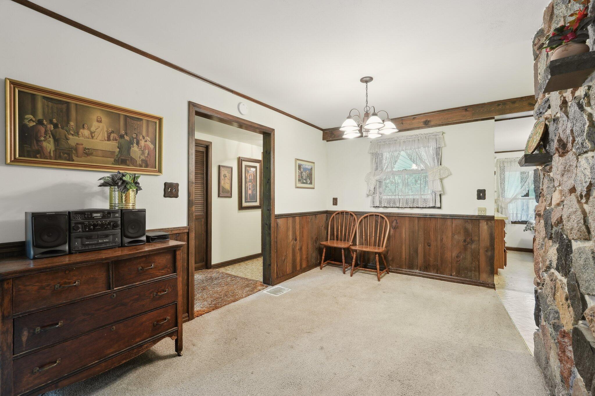 954 North Dousman Road Summit, WI 53066 - Photo 5 of 80 Dining