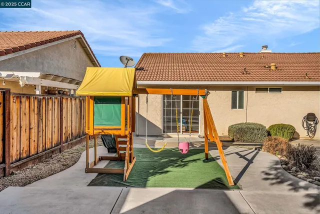 $725,000 | 1971 Glarner Street, Hollister, CA 95023