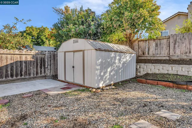 $725,000 | 1971 Glarner Street, Hollister, CA 95023