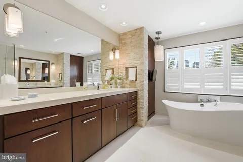 $1,699,000 | 1553 22nd Street North, Arlington, VA 22209