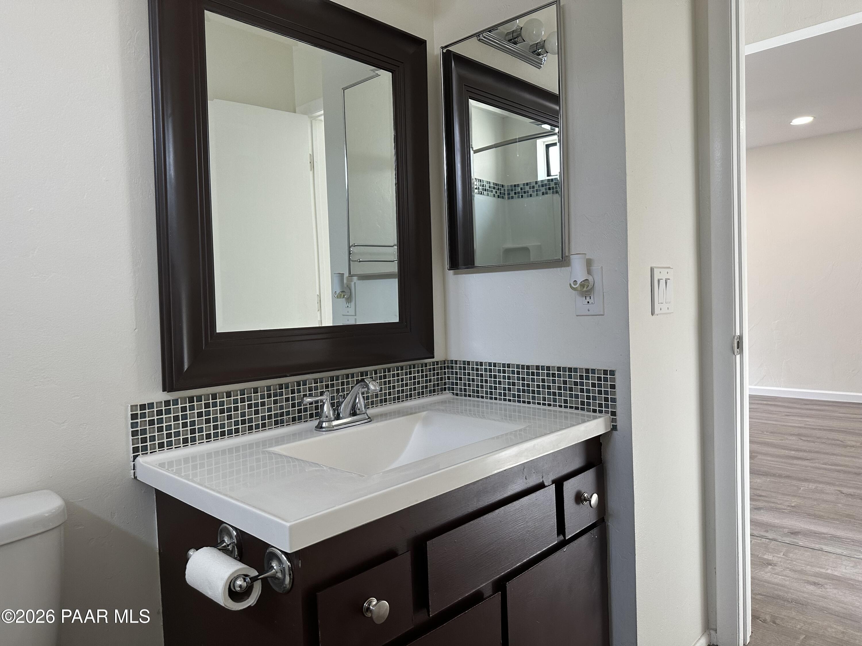 609 East Goodwin Street Prescott, AZ 86303 - Photo 31 of 40 Unit B Bathroom View 2