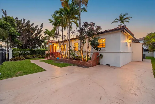 $4,250 | 9000 Southwest 40th Terrace, Miami, FL 33165