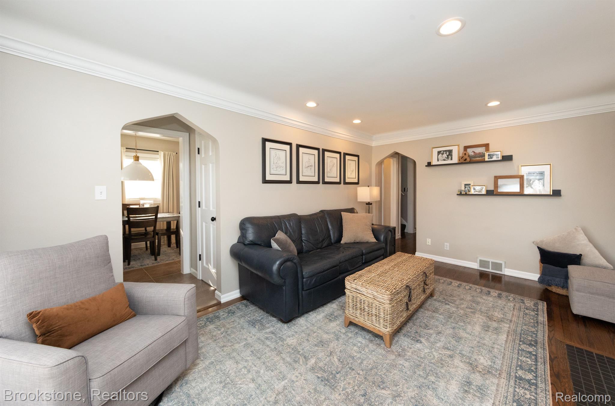 1826 East Melton Road Birmingham, MI 48009 - Photo 13 of 35 Ample seating and configuration options