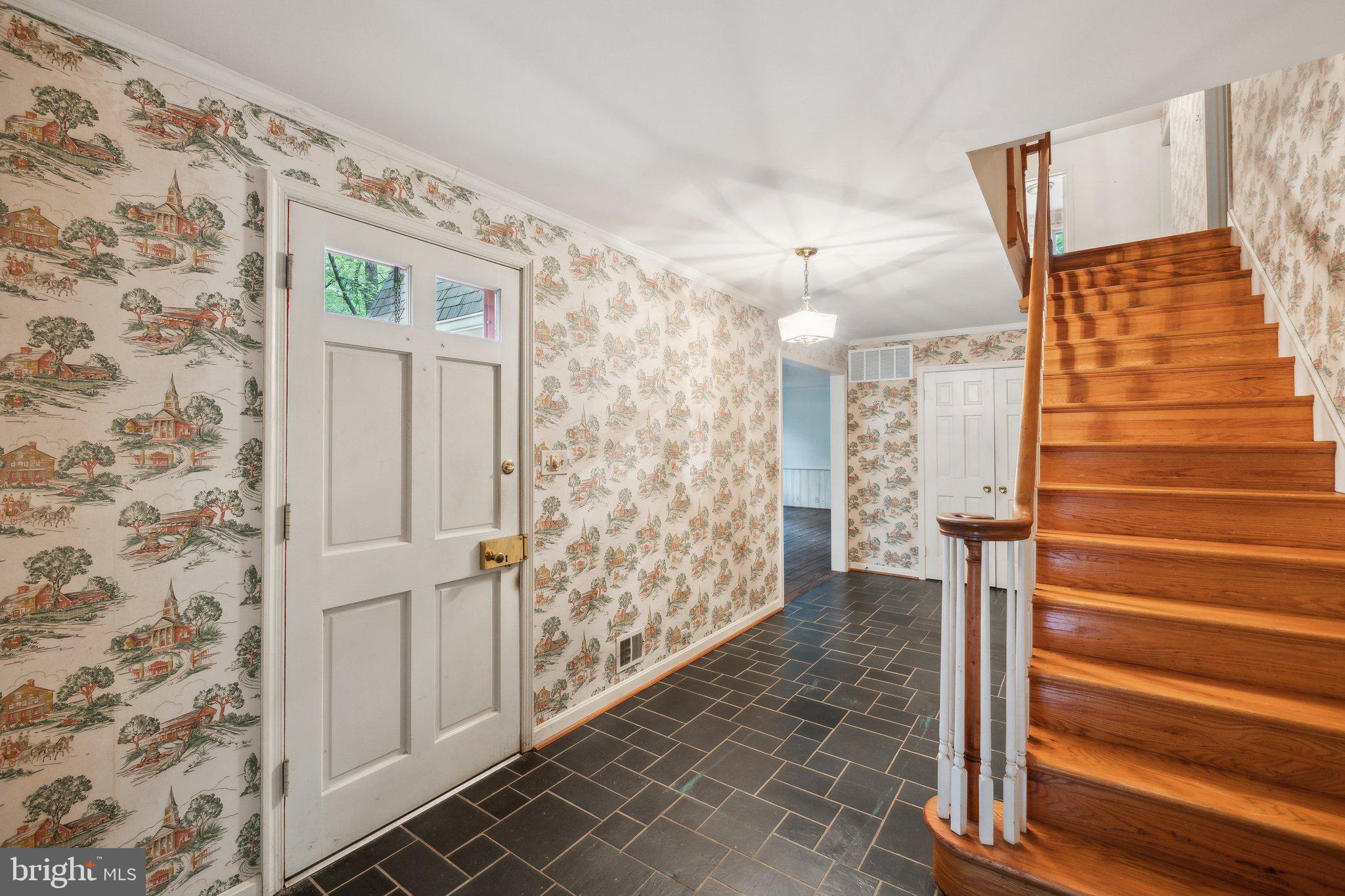 7604 Hackamore Drive Potomac, MD 20854 - Photo 2 of 56 Entry with tiled floor