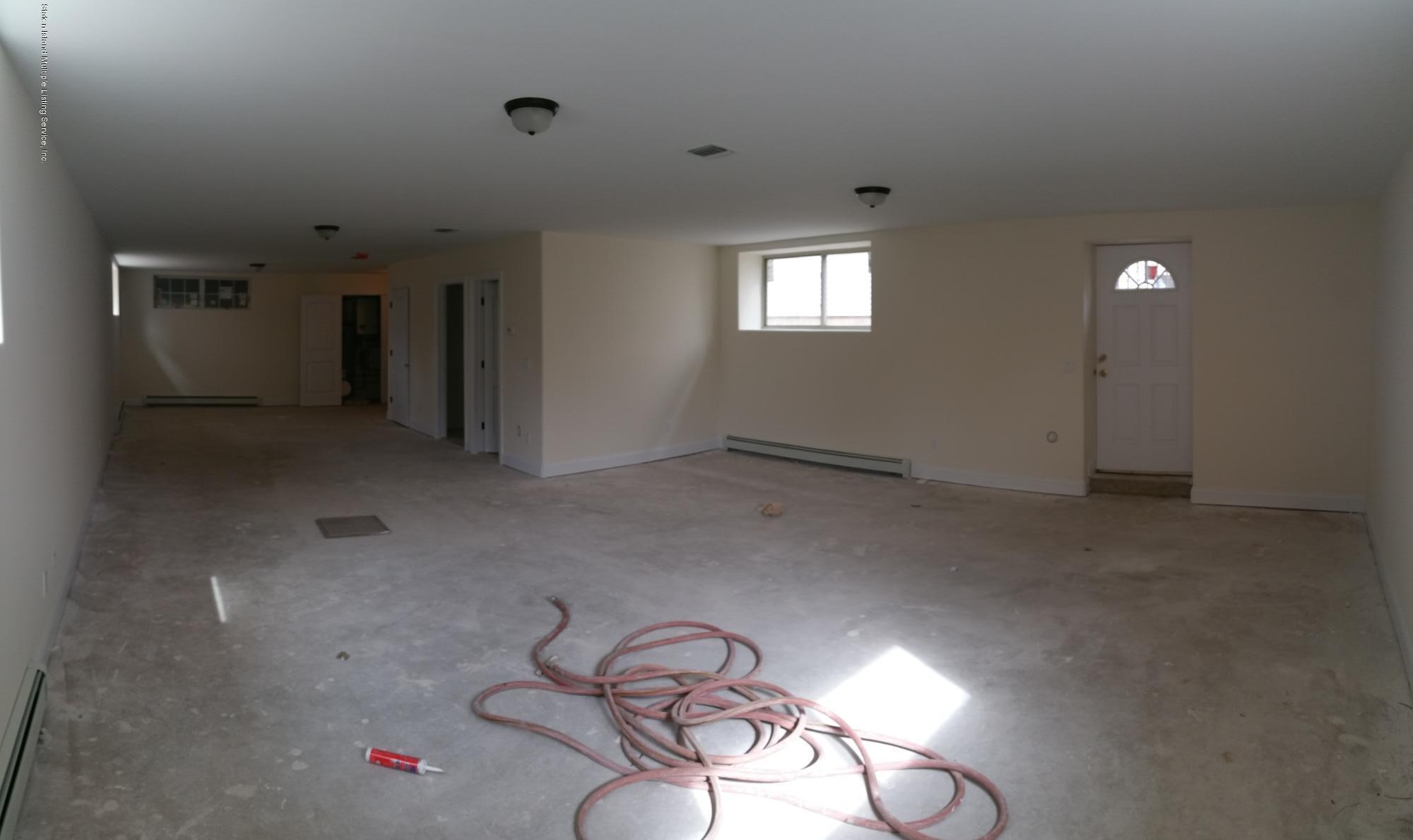 34 Rochelle Place Staten Island, NY 10312 - Photo 13 of 19 20160219_130129