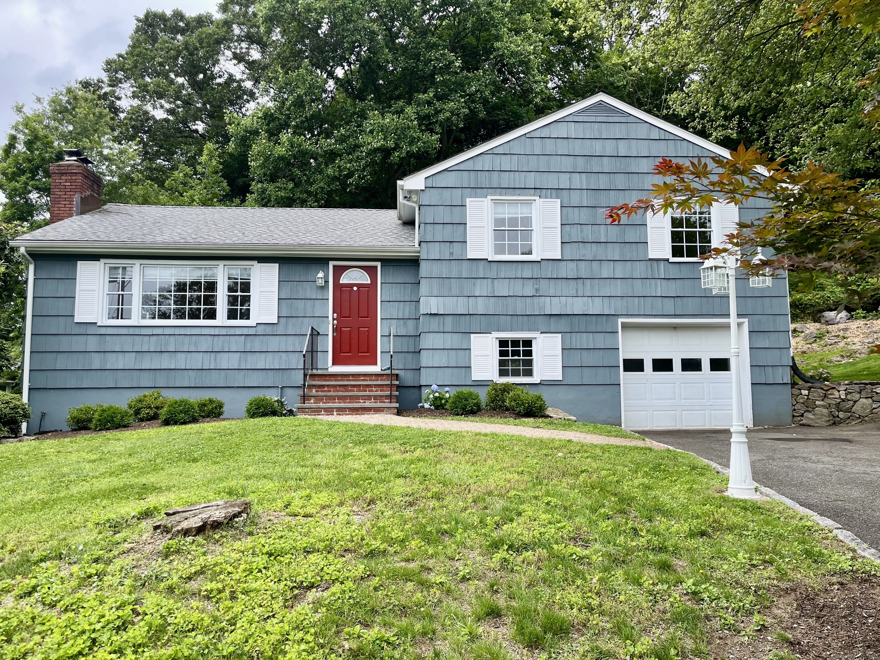 11 Cornwall Road Norwalk, CT 06850 - Photo 2 of 18