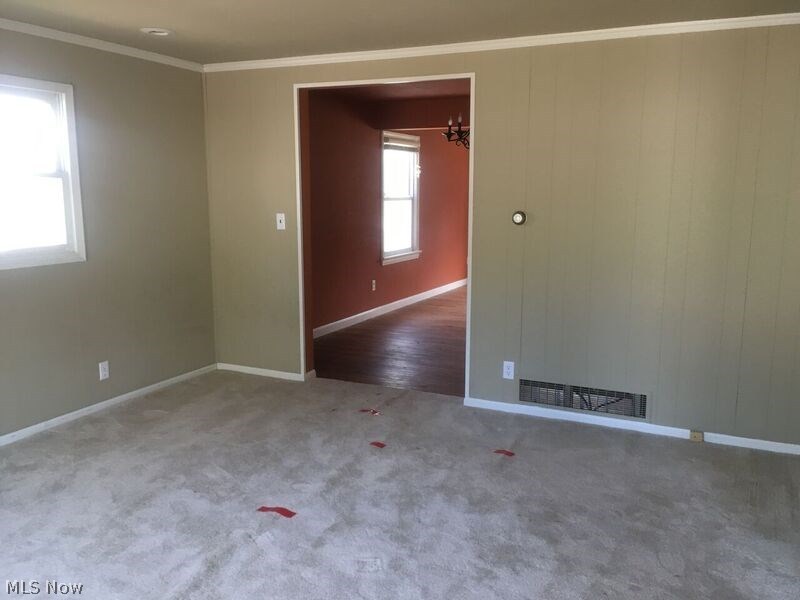 4527 Laurel Road Cleveland, OH 44121 - Photo 10 of 17