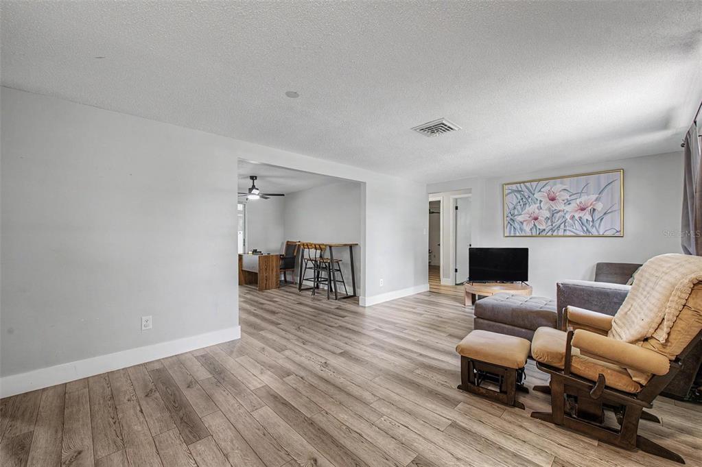 11592 110th Terrace Largo, FL 33778 - Photo 5 of 29