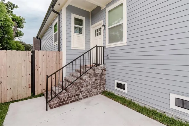 $419,000 | 8532 Regiment Drive, Chalmette, LA 70043