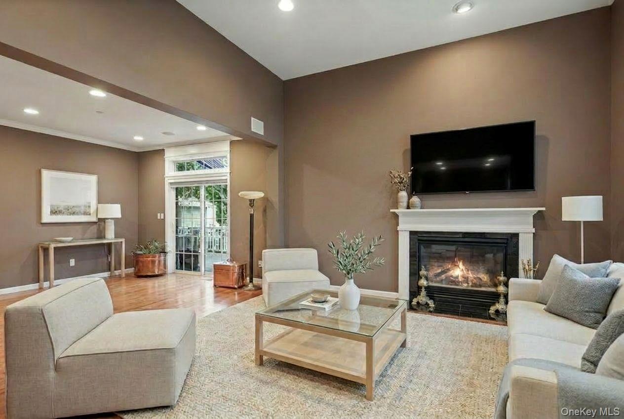 2 Heirloom Lane Rye Brook, NY 10573 - Photo 7 of 34 Living Room