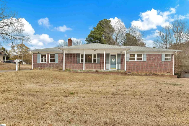 $250,000 | 2156 Gentry Memorial Highway, Pickens, SC 29671