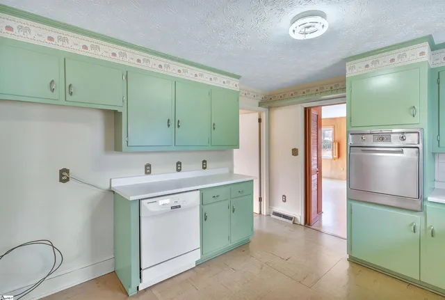 $250,000 | 2156 Gentry Memorial Highway, Pickens, SC 29671