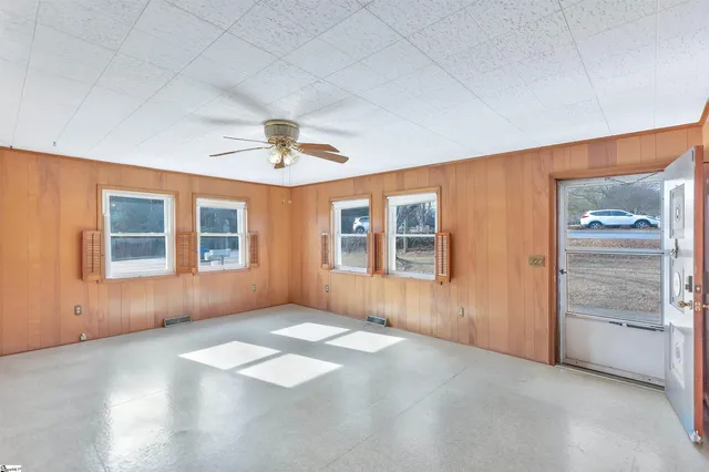 $250,000 | 2156 Gentry Memorial Highway, Pickens, SC 29671