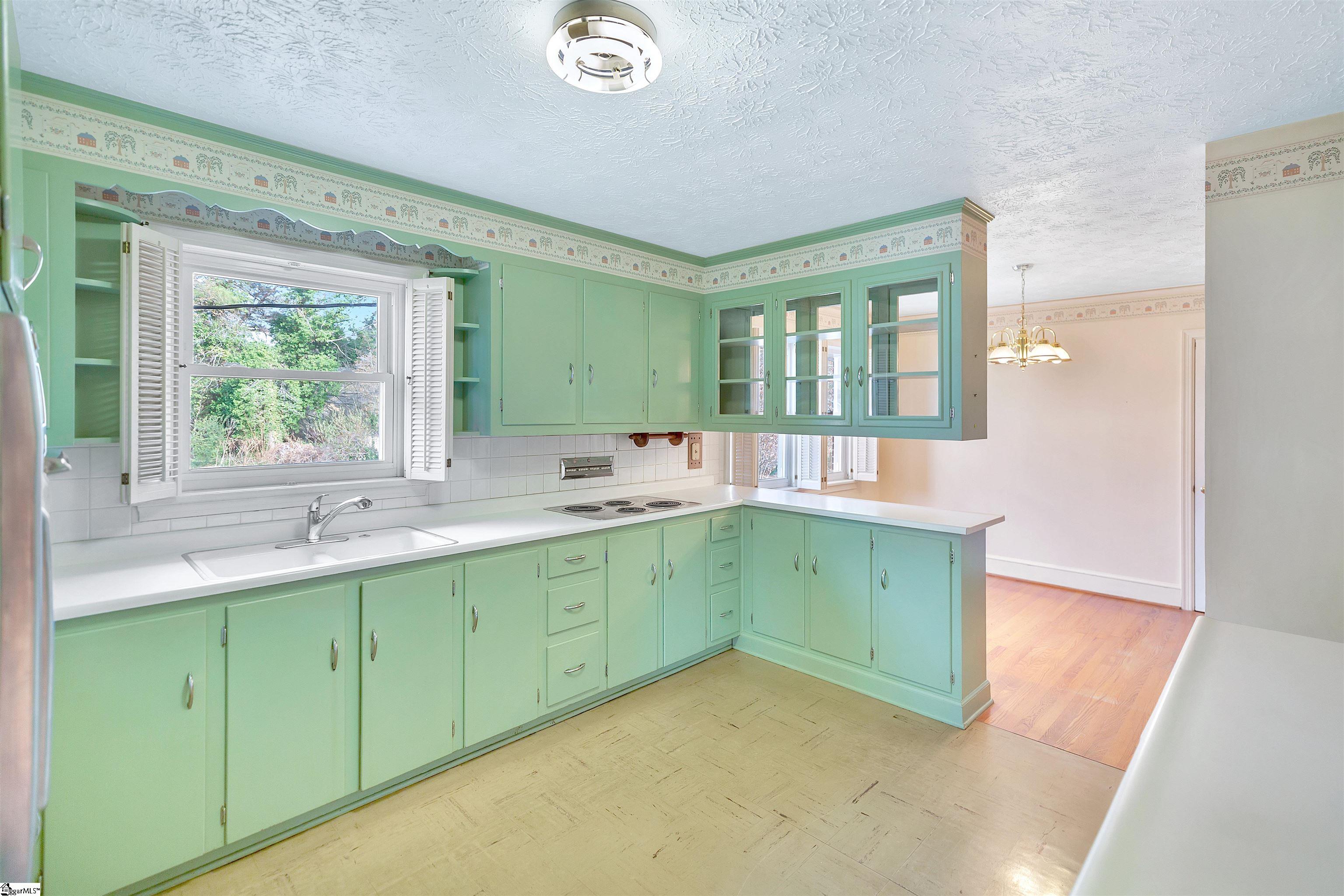 2156 Gentry Memorial Highway Pickens, SC 29671 - Photo 10 of 38