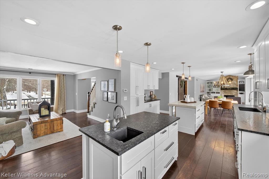 47707 Rochester Drive Novi, MI 48374 - Photo 6 of 47 Gallery Image 6
