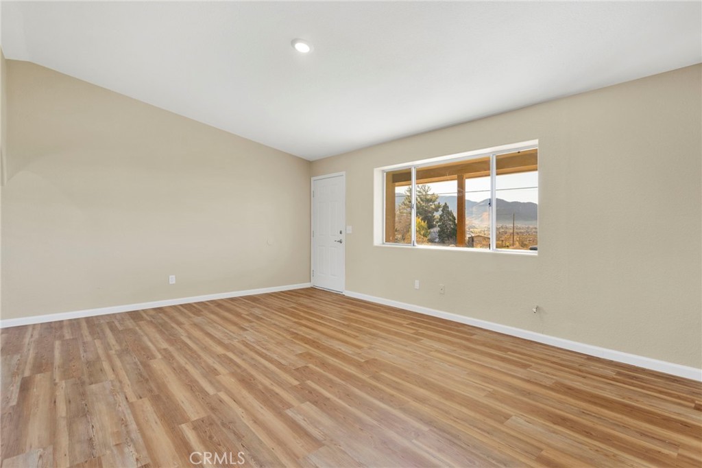 24726 Cahuilla Road Apple Valley, CA 92307 - Photo 11 of 41