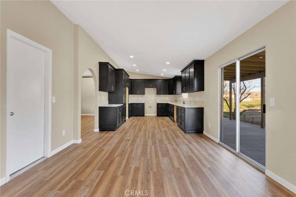 24726 Cahuilla Road Apple Valley, CA 92307 - Photo 13 of 41