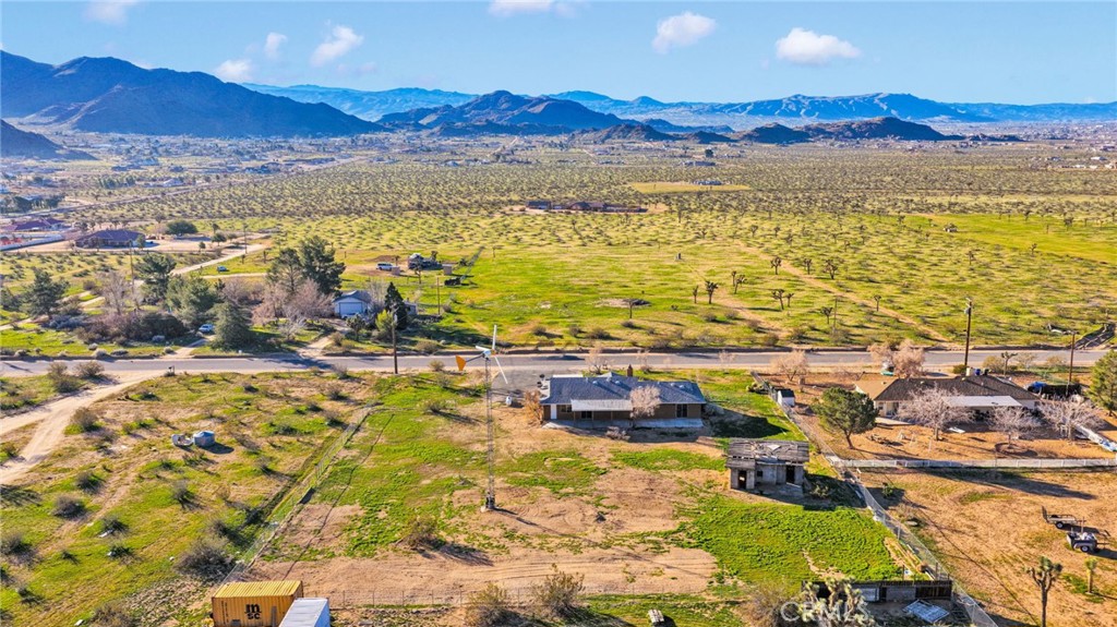 24726 Cahuilla Road Apple Valley, CA 92307 - Photo 38 of 41