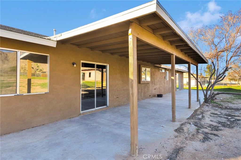24726 Cahuilla Road Apple Valley, CA 92307 - Photo 7 of 41