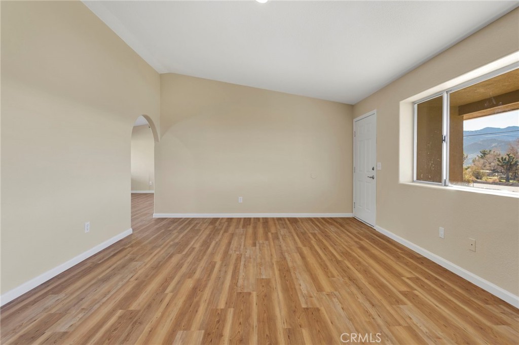 24726 Cahuilla Road Apple Valley, CA 92307 - Photo 10 of 41