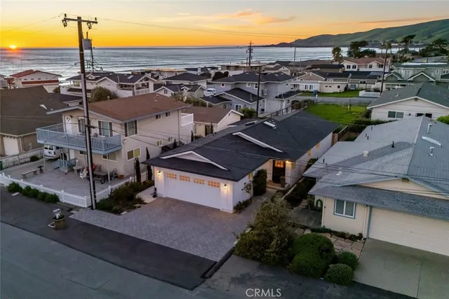 $1,700,000 | 29 11th Street, Cayucos, CA 93430