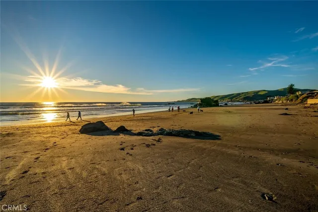 $1,700,000 | 29 11th Street, Cayucos, CA 93430