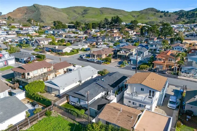 $1,700,000 | 29 11th Street, Cayucos, CA 93430