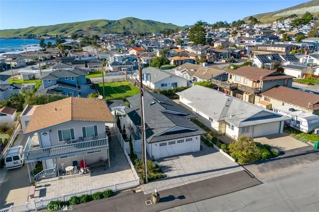 $1,700,000 | 29 11th Street, Cayucos, CA 93430