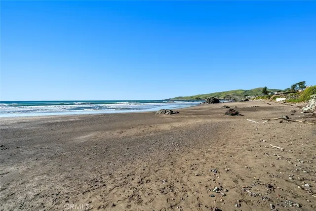 $1,700,000 | 29 11th Street, Cayucos, CA 93430