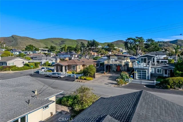 $1,700,000 | 29 11th Street, Cayucos, CA 93430
