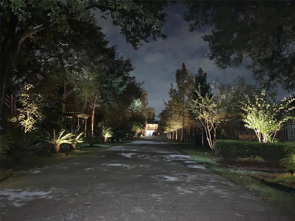 1959 Knoll Street Houston, TX 77080 - Photo 3 of 22