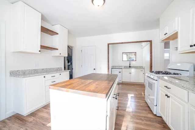 $499,000 | 11 Holden Street, Worcester, MA 01605