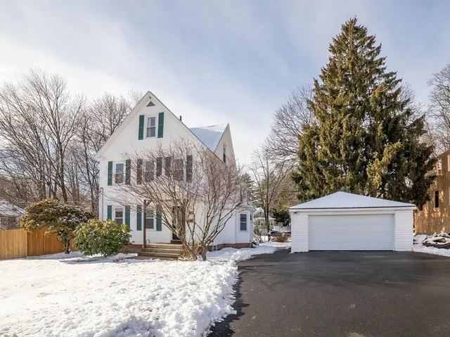 $499,000 | 11 Holden Street, Worcester, MA 01605