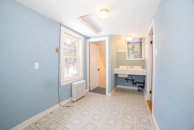 $499,000 | 11 Holden Street, Worcester, MA 01605