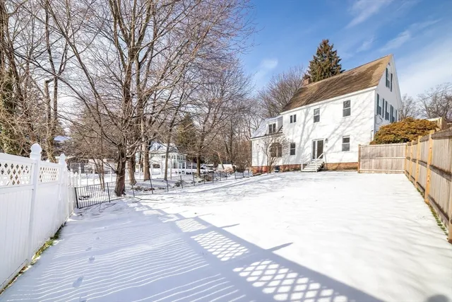 $499,000 | 11 Holden Street, Worcester, MA 01605