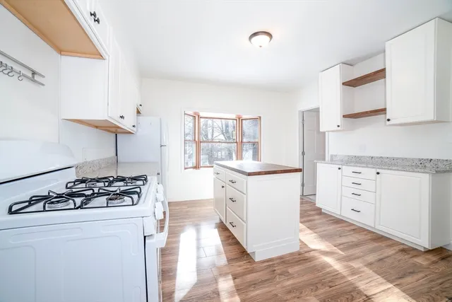 $499,000 | 11 Holden Street, Worcester, MA 01605