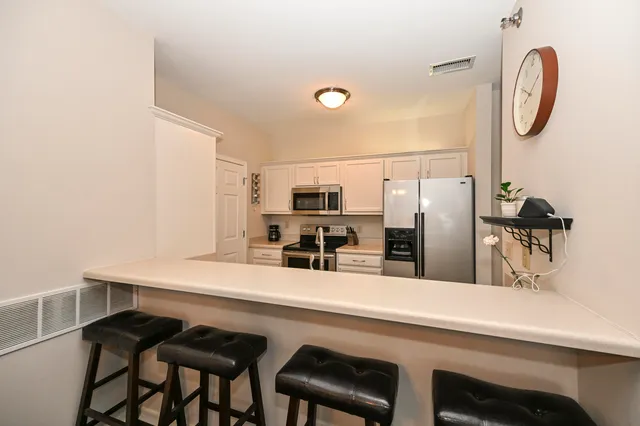 $235,500 | 6995 South Riverwood Boulevard, Unit 210, Franklin, WI 53132