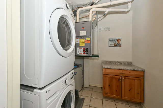 $235,500 | 6995 South Riverwood Boulevard, Unit 210, Franklin, WI 53132