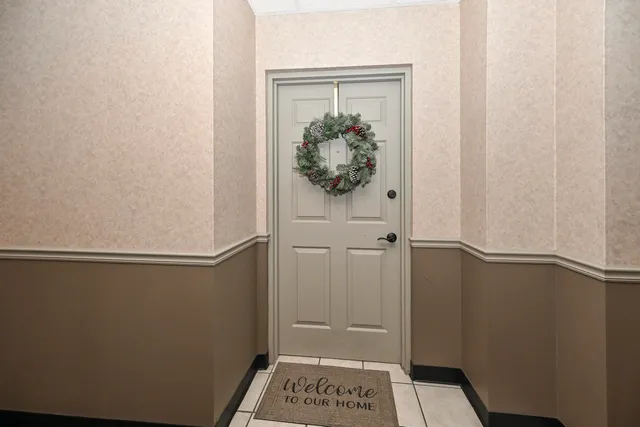 $235,500 | 6995 South Riverwood Boulevard, Unit 210, Franklin, WI 53132